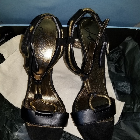 Lanvin Shoes - Brand New Lanvin Heels!!! Size 39